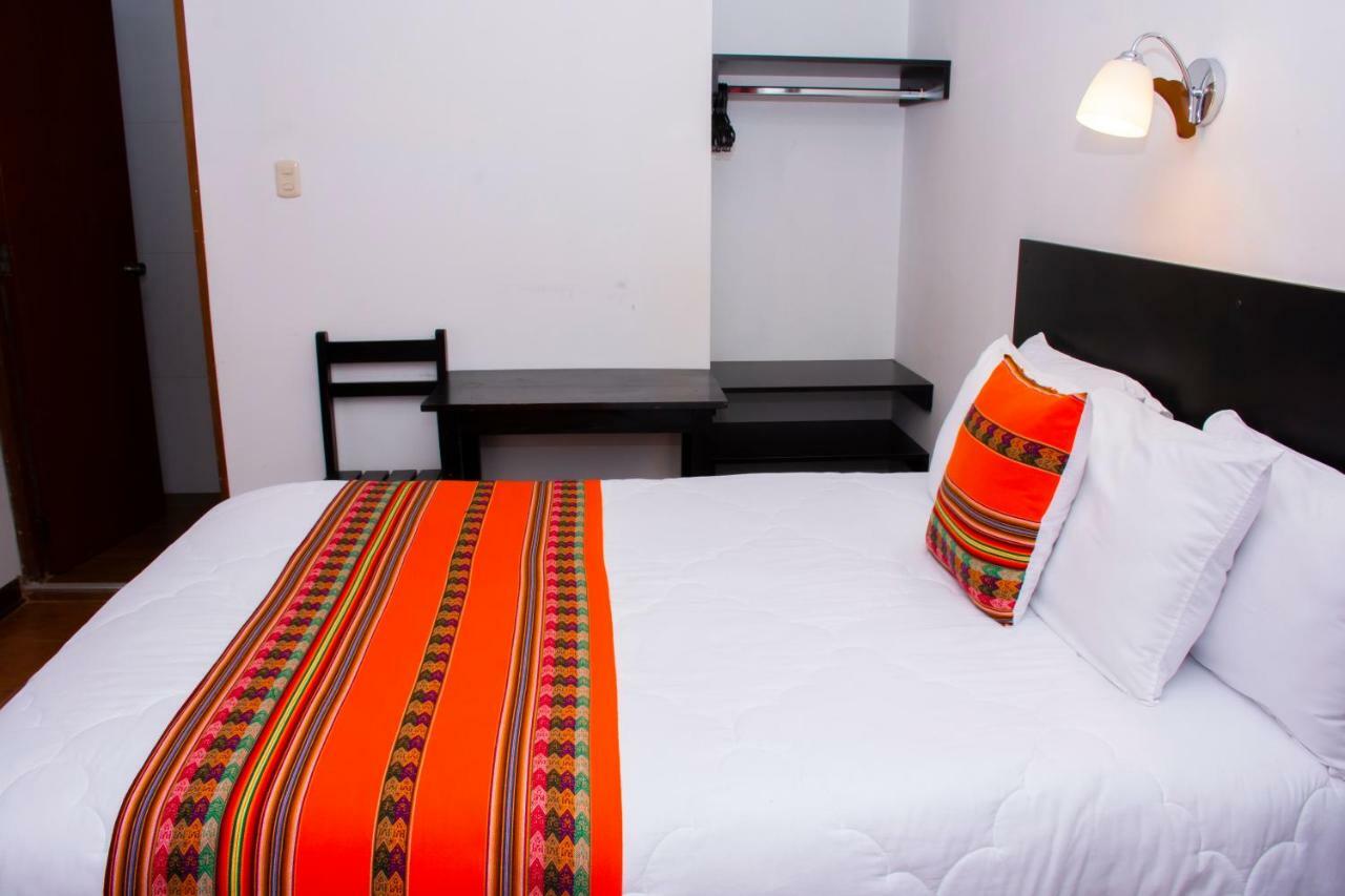 Hotel La Casa De Balcones